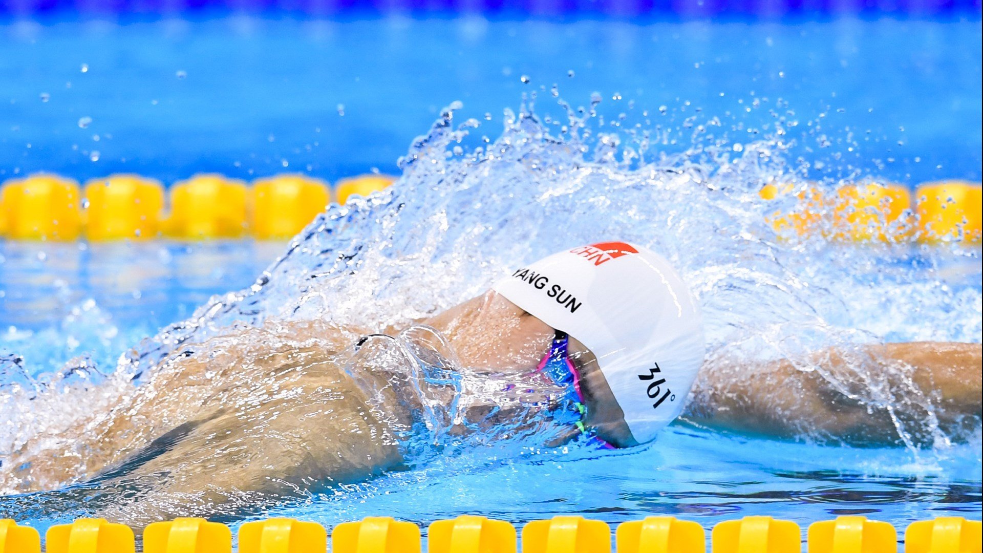 马刺轻取四川队，易建联状态火热，一场跨越篮球文化的对话
